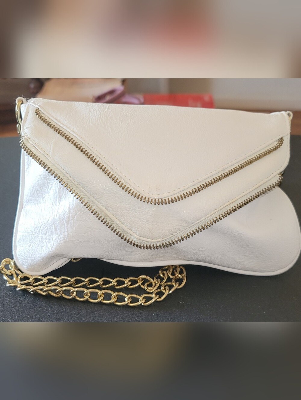 Elegant White Envelope Clutch with Gold Chain Strap By Cosmi:com